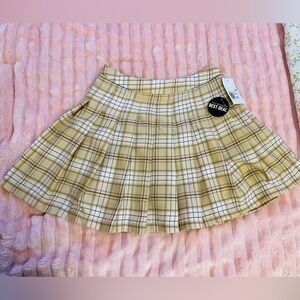 Plaid, pleated schoolgirl style skirt from Forever 21!
